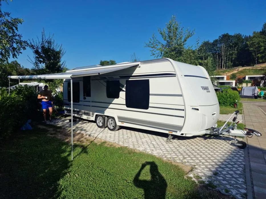 Ile kosztuje wynajęcie przyczepy kempingowej? Zaskakujące ceny w Polsce