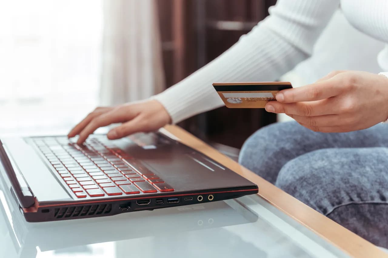 Bezpieczne płatności online w Polsce: jak poruszać się po cyfrowym świecie