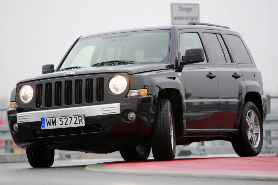 Jeep Patriot czy warto? Odkryj wady i zalety tego SUV-a