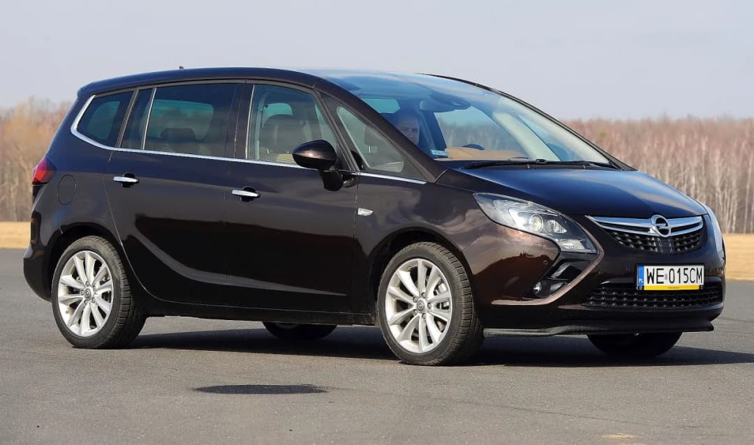 Opel Zafira C opinie: który silnik zapewnia najlepszą wydajność?