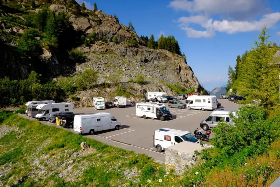 Gdzie pojechać kamperem na weekend? Najlepsze miejsca na relaks